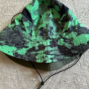 Under Armour Warrior 2.0 Reversible Bucket Hat - olive green/bright green-black